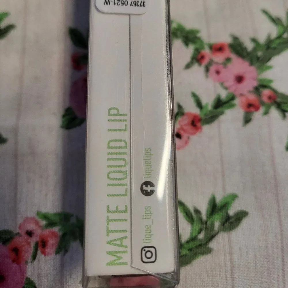 Lique Metallic Liquid Lip Gloss Outrageous